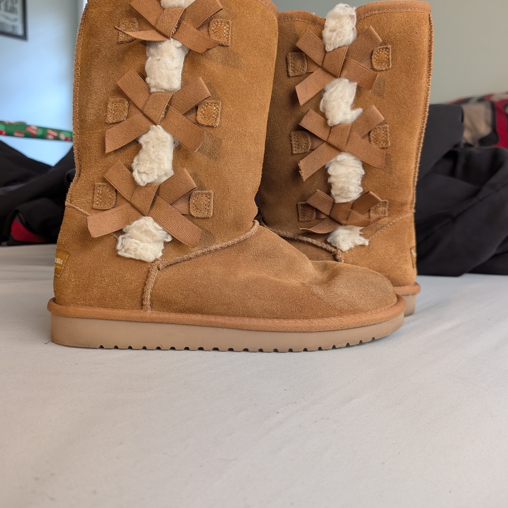 Koolaburra by UGG Cream Plush Slippers